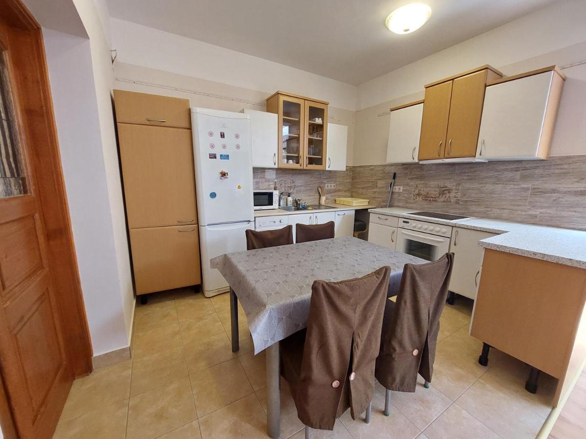 CsaládBarát Vendéglak Szegedi Magánszálláshely 9 fő részére, nagycsaládok és baráti társaságok részére Exterior foto